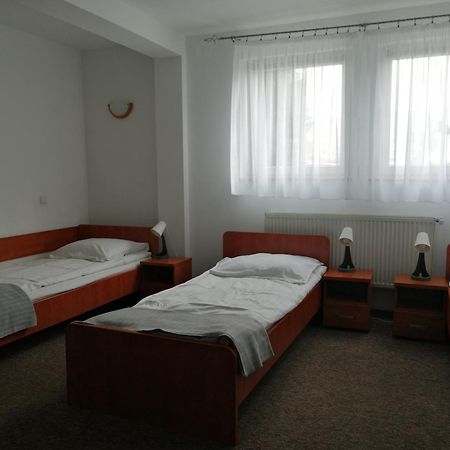 Hotel Dabrowiak Домброва-Гурнича Екстер'єр фото