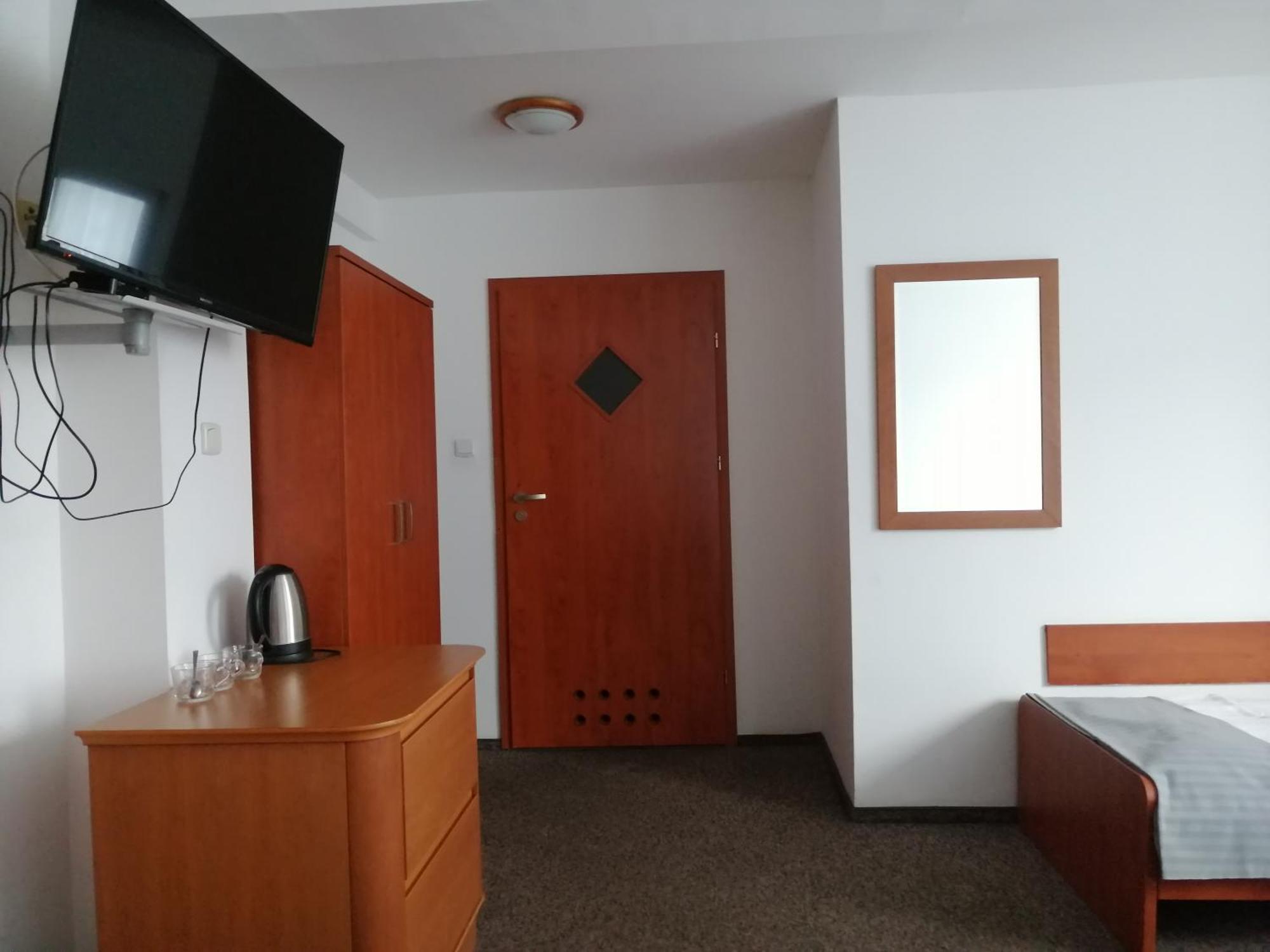 Hotel Dabrowiak Домброва-Гурнича Екстер'єр фото