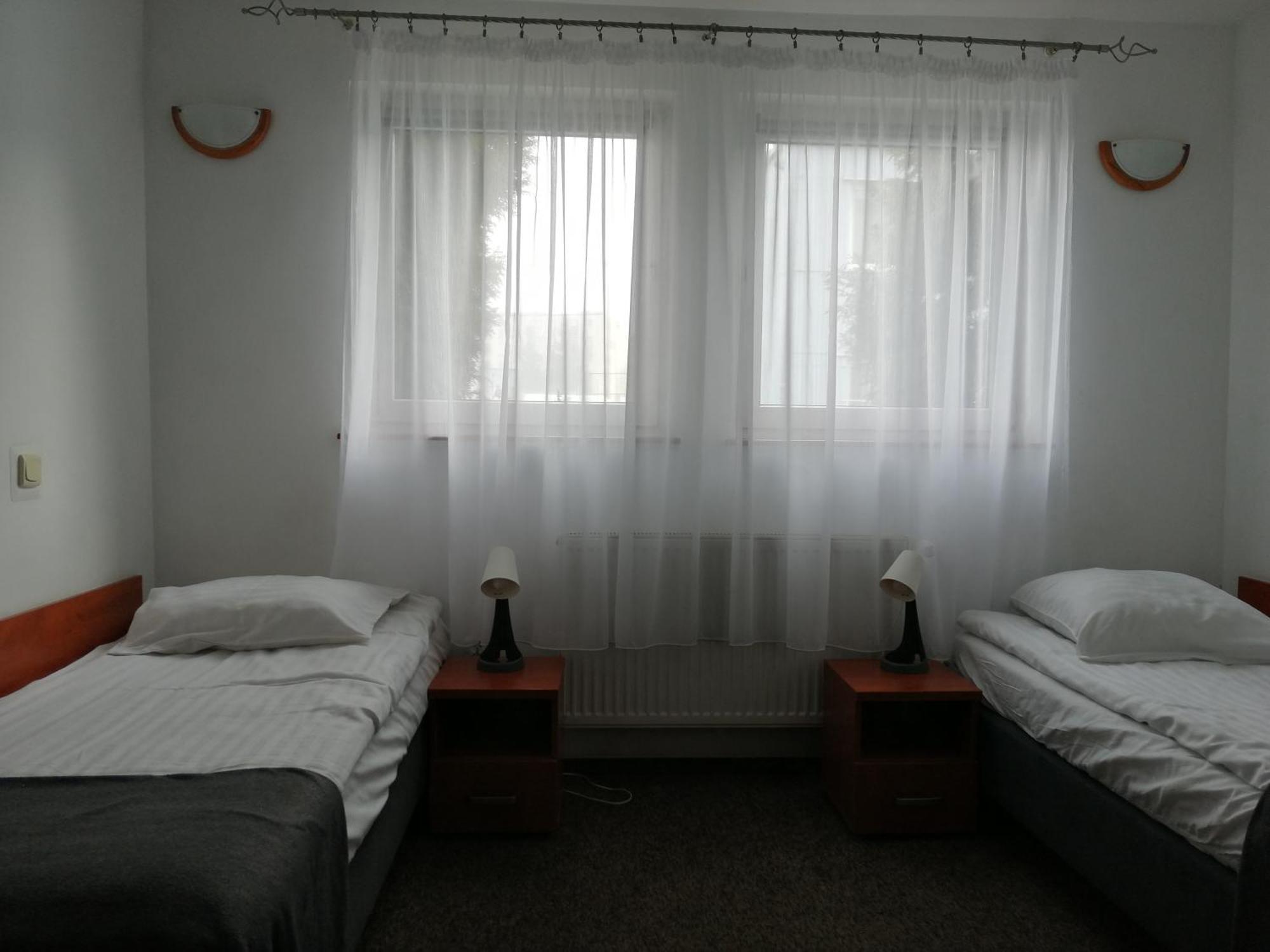 Hotel Dabrowiak Домброва-Гурнича Екстер'єр фото